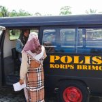 Percepatan Vaksinasi Covid-19, Brimob Polda Aceh Bantu Mobilisasi Siswa