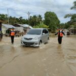 Banjir Rendam Trumon Personel Brimob Disiagakan