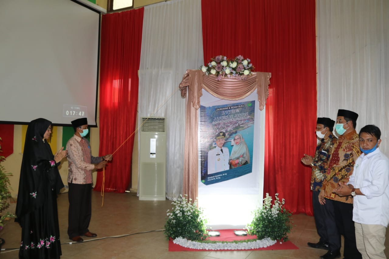 Bupati Tgk Amran Melaunching dan Bedah Buku Biografi Alm. H. Azwir-Hj. Jafnimar Jakfar