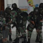 Pasukan Raider Berhasil Bebaskan “Sandera” di Gedung DPRK Aceh Selatan