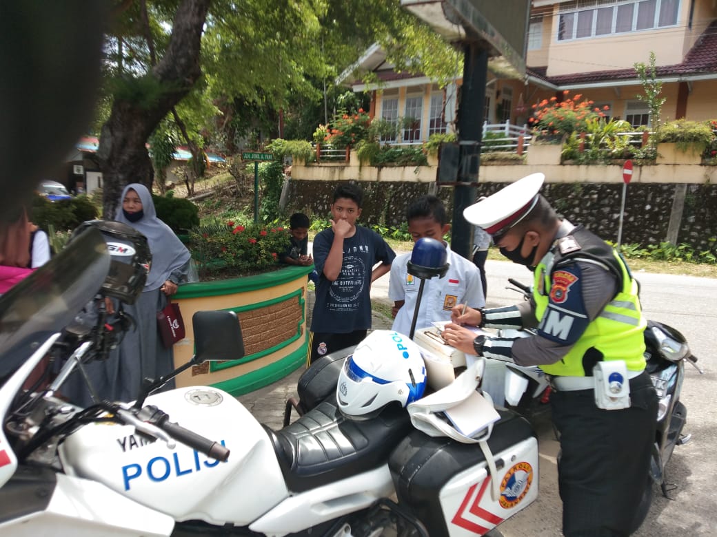 Belasan Pelanggar Lalu Lintas Terjaring Razia