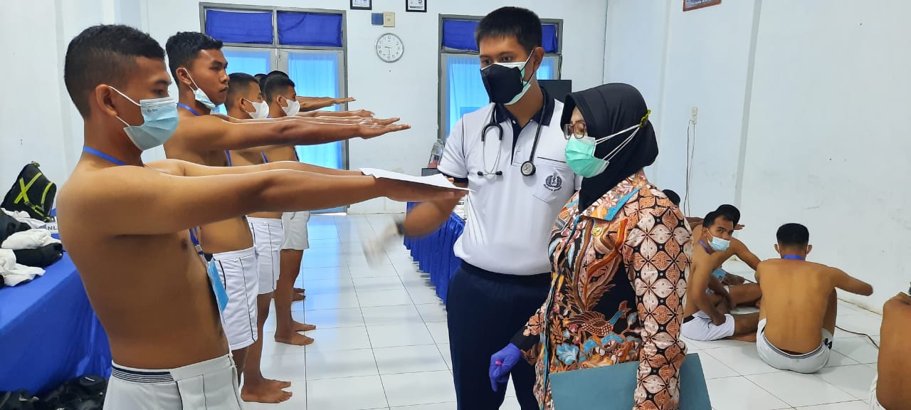 61 ORANG CASIS BINTARA DAN TAMTAMA PK TNI AL GELOMBANG I T.A 2022 I SUB PANDA PANGKALAN TNI AL SIMEULUE IKUTI TES KESEHATAN TAHAP PERTAMA