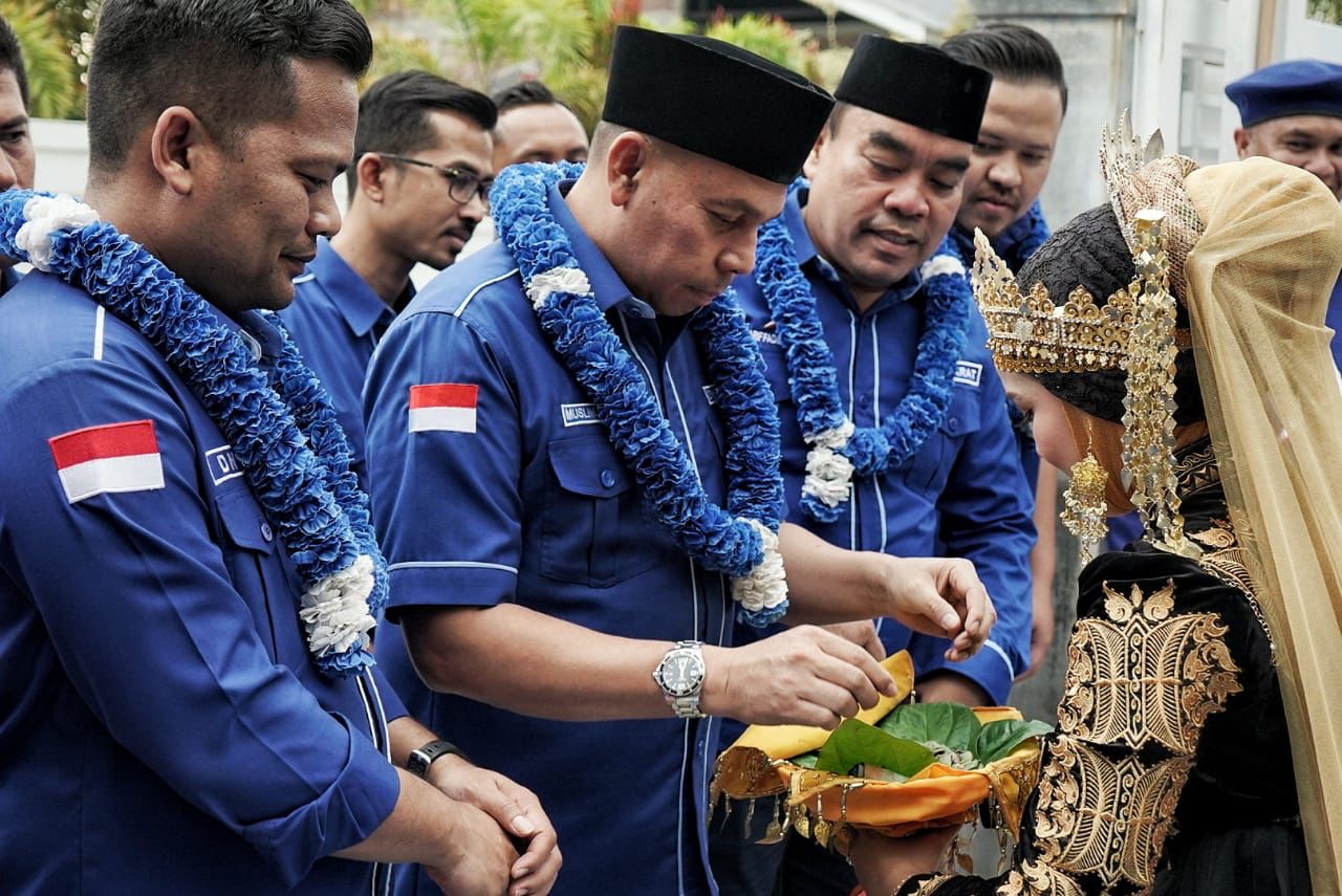 Pekikan “Hidup Demokrat! AHY! TRH! dan Muslim!” sambut kedatangan Ketua PD Aceh di Abdya*