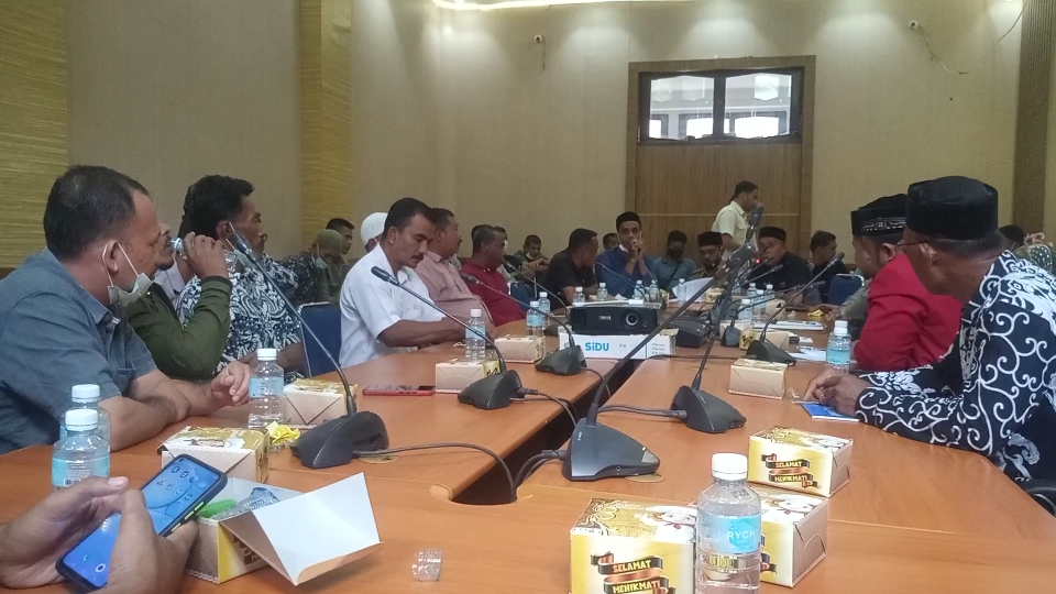 Puluhan Penambang Emas Tradisional Datangi DPRK Aceh Selatan