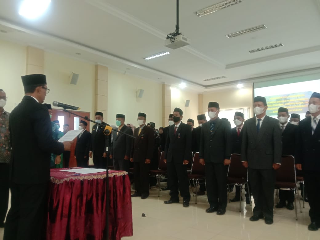 Bupati Tgk. Amran Lantik Pejabat Eselon II, III dan IV