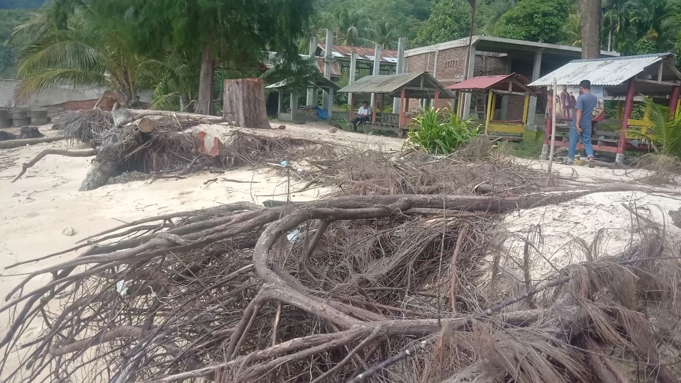 Pemkab Aceh Selatan Diminta Tangani Abrasi Pantai Batee Tunggai