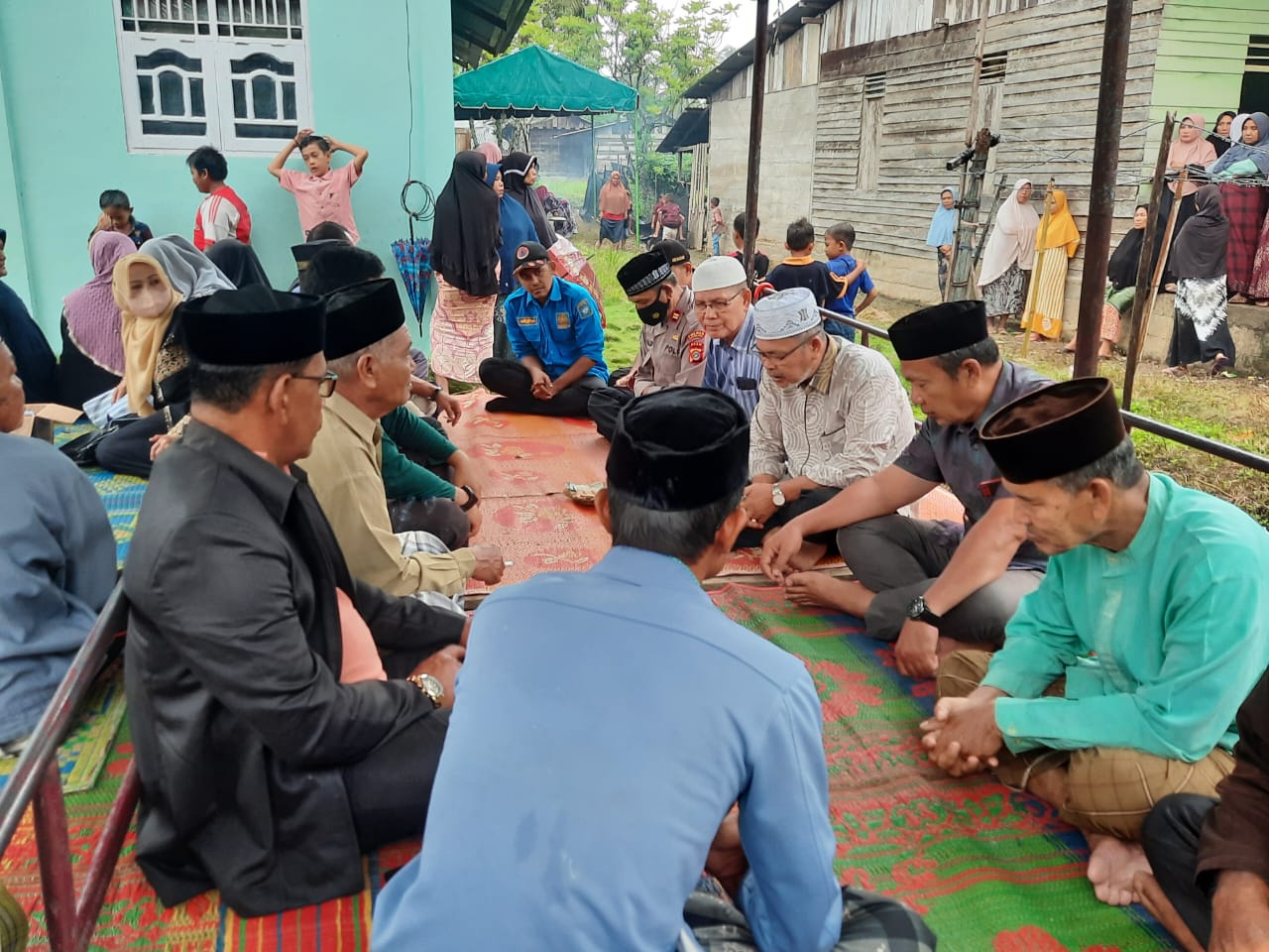 Asisten III Setdakab Aceh Selatan Hadiri Pemakaman Jenazah TKI di Kluet Utara