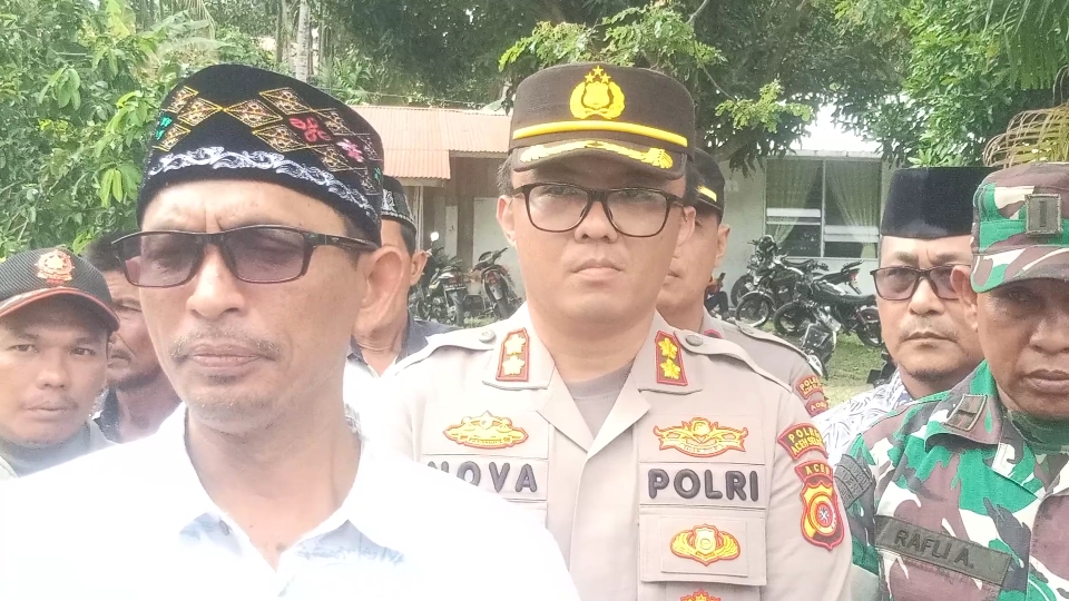 Bupati Tgk. Amran Menghadiri Kenduri Blang di Labuhanhaji Barat