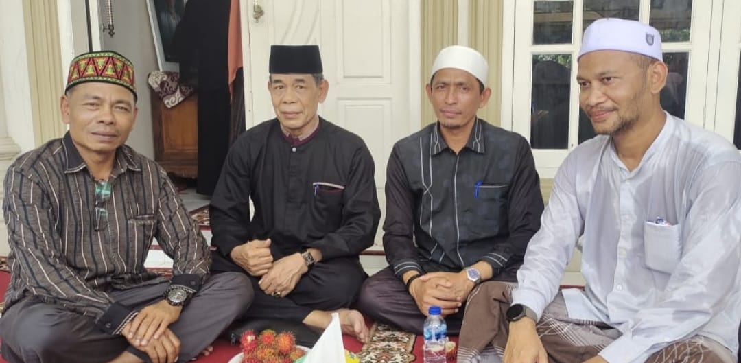 Bupati Tgk. Amran Melayat Ke Rumah Duka Almarhum Abu Tumin 