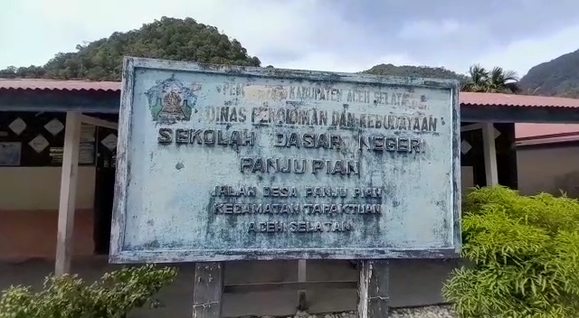 Memprihatinkan, Ini Kondisi Gedung SDN  di Pusat Kota Tapaktuan 