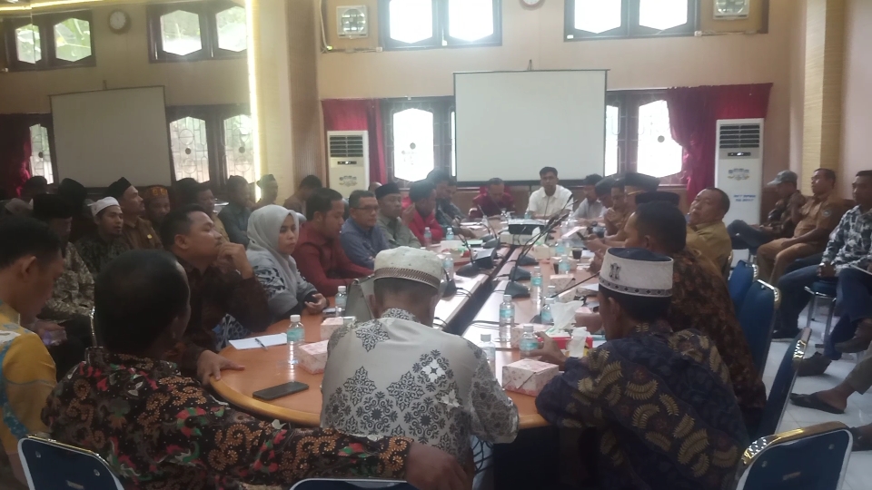 DPRK Aceh Selatan Fasilitasi Audensi Masyarakat Dengan PT ATAK