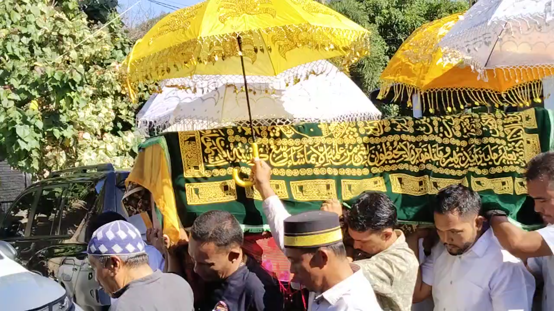 Bupati Tgk. Amran Beserta Forkopimda Hadiri Pemakaman Jenazah Almarhum Mantan Bupati Aceh Selatan