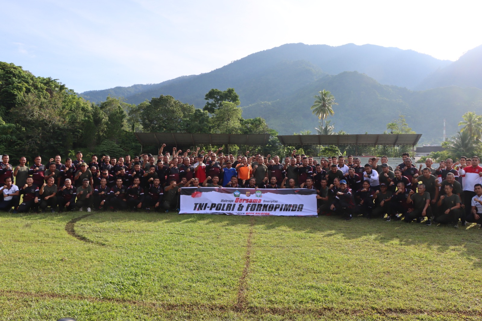 Perkuat Sinergitas, Personil TNI-Polri dan Forkopimda Olahraga Bersama