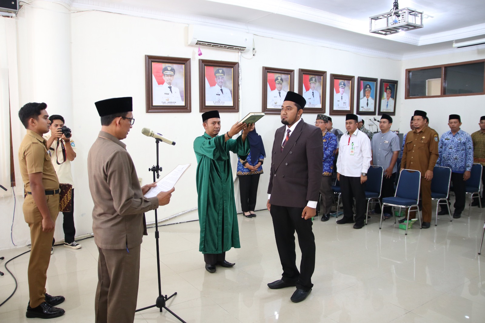 Bupati Tgk. Amran Lantik Muhammad Ridho Agung Sebagai Direktur MUQ Aceh Selatan