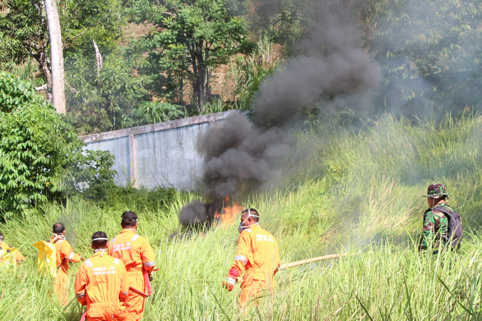 Personil Gabungan Satgas Bencana Alam Berhasil Tangani Karhutla di Lapangan Naga Tapaktuan