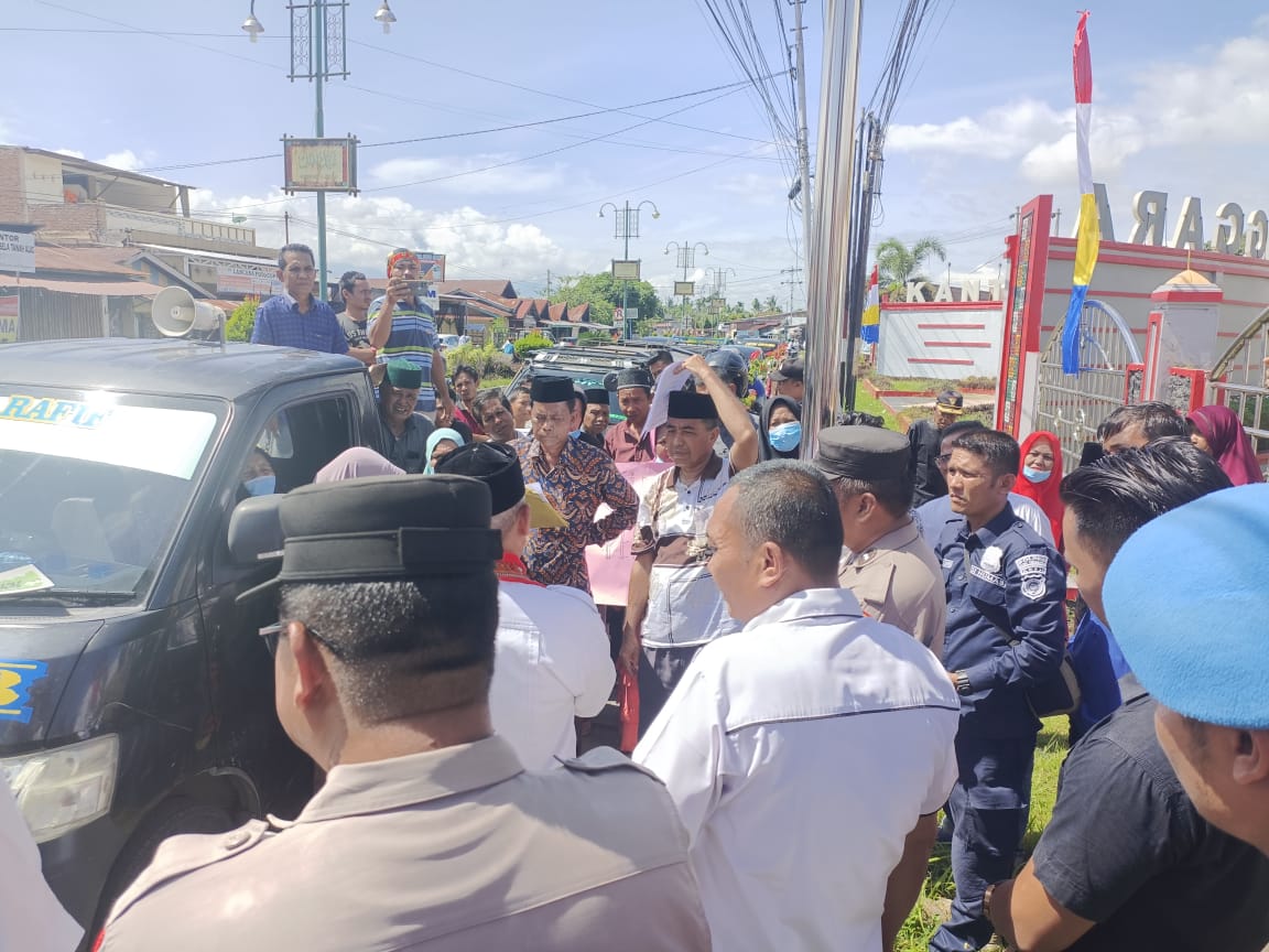 Oknum Kepdes Terindikasi Korupsi DD, Ratusan Masyarakat Pinding Demo Kajari Aceh Tenggara