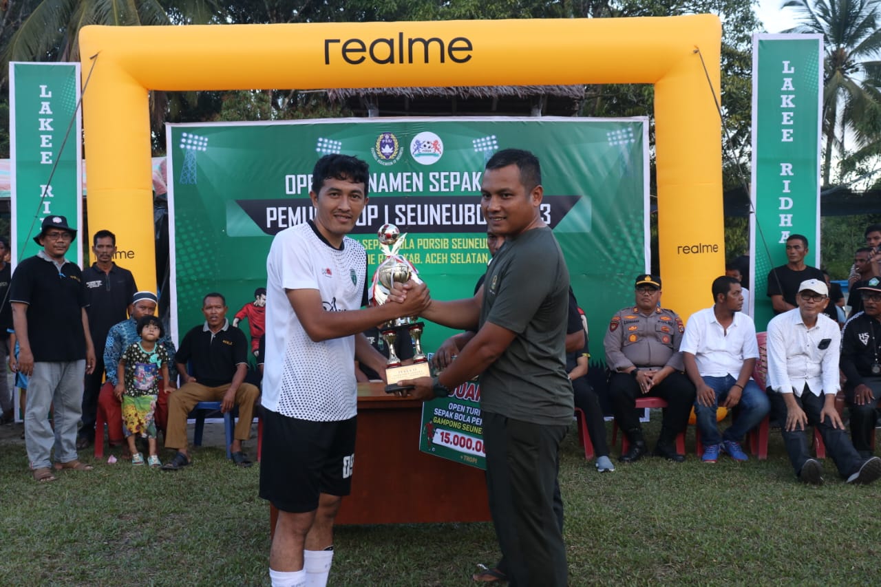 Dandim 0107 Aceh Selatan Hadiri Penutupan Bola Kaki Pemuda Cup I Gampong Sineubok