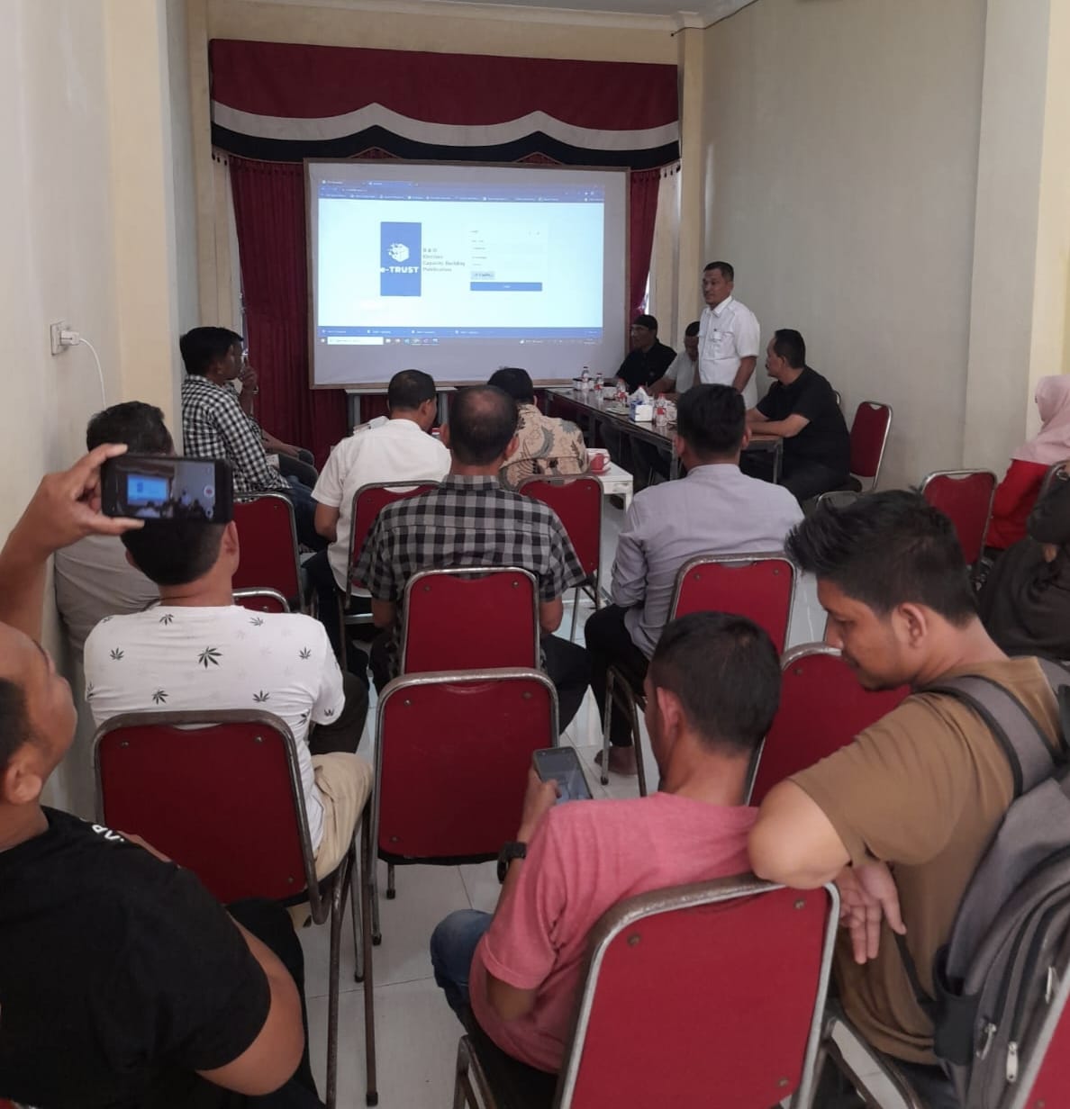 Ketua DPW Partai Aceh Kabupaten Aceh Jaya Memaparkan Strategi Pemenangan Sistem e-TRUST