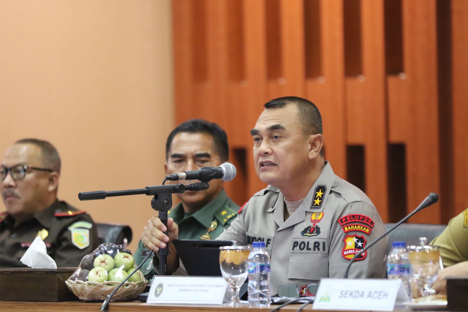 Kapolda Aceh Hadiri Rakor dengan Menko Polhukam,Bahas Pelanggaran HAM Berat