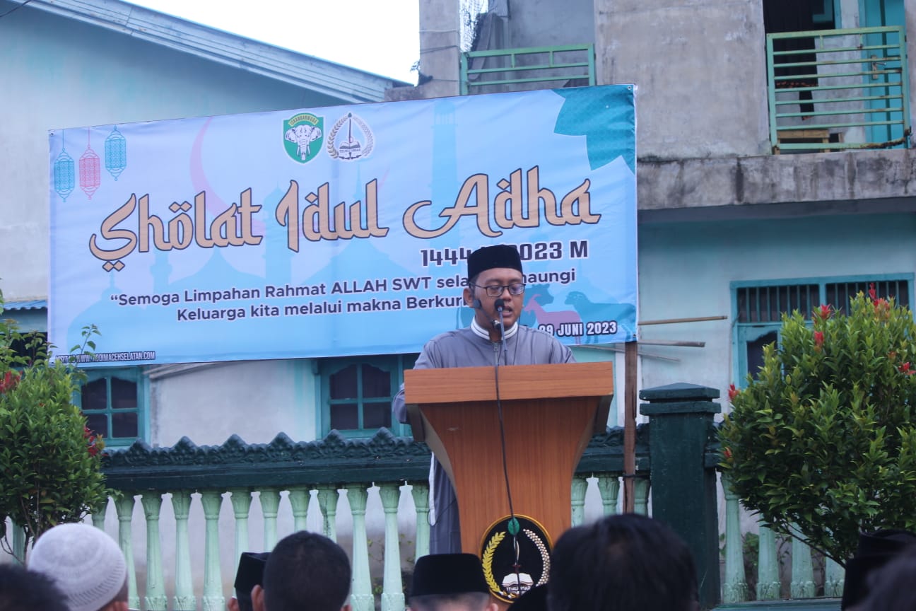 Dandim 0107/Asel Bersama Anggota dan Masyarakat Melaksanakan Shalat Idul Adha 1444 H di Halaman Makodim