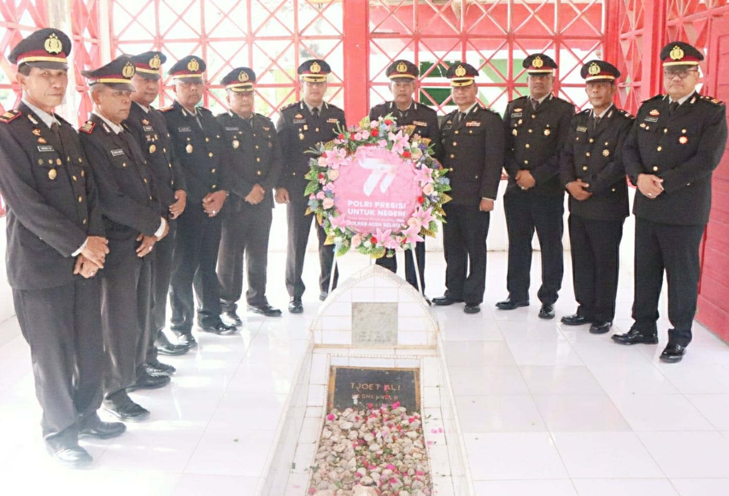 Polres Aceh Selatan Ziarah dan Tabur Bunga Makam Pahlawan