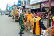 Peduli Lingkungan TNI-Polri Sinergi Gotong Royong Bersihkan Sampah