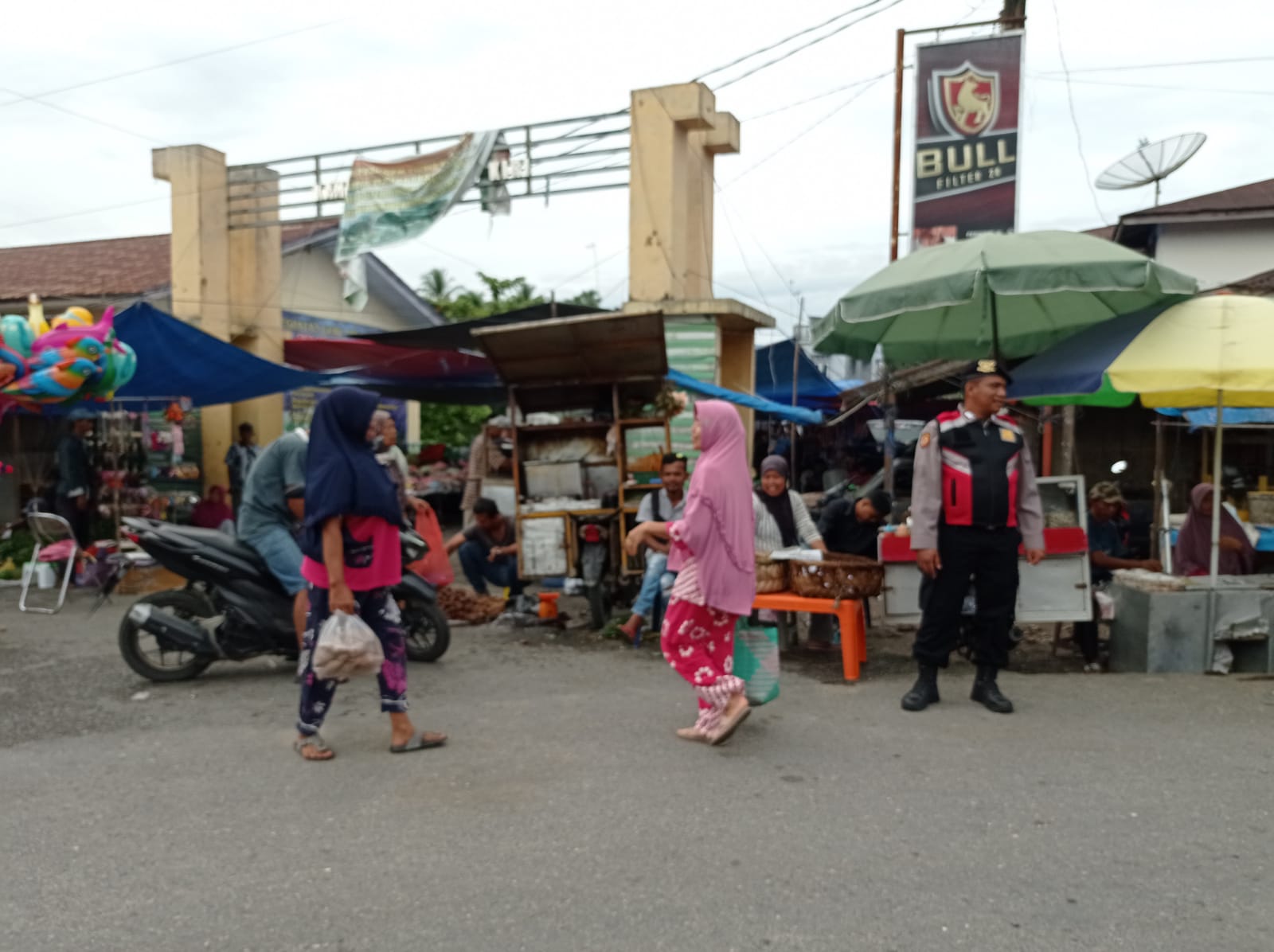 Laksanakan Giat Strong Point Di Pekan Mingguan, Ini Sasaran Polsek Simpang Kiri.