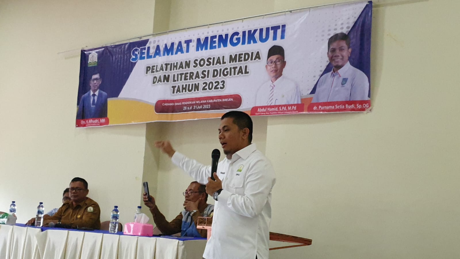 Tingkatkan kualitas SDM Para Milenial, Anggota Komisi V DPRA gelar Pelatihan Media Sosial dan Literasi Digital Bagi Siswa