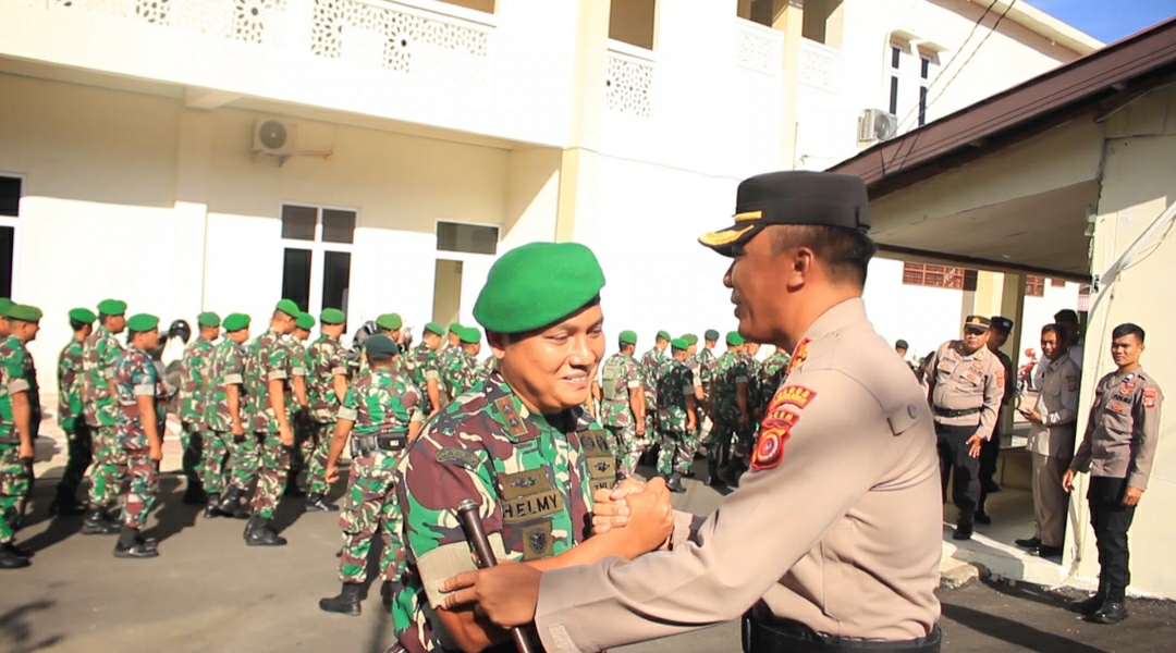 Puluhan Anggota TNI Datangi Mapolres Aceh Selatan