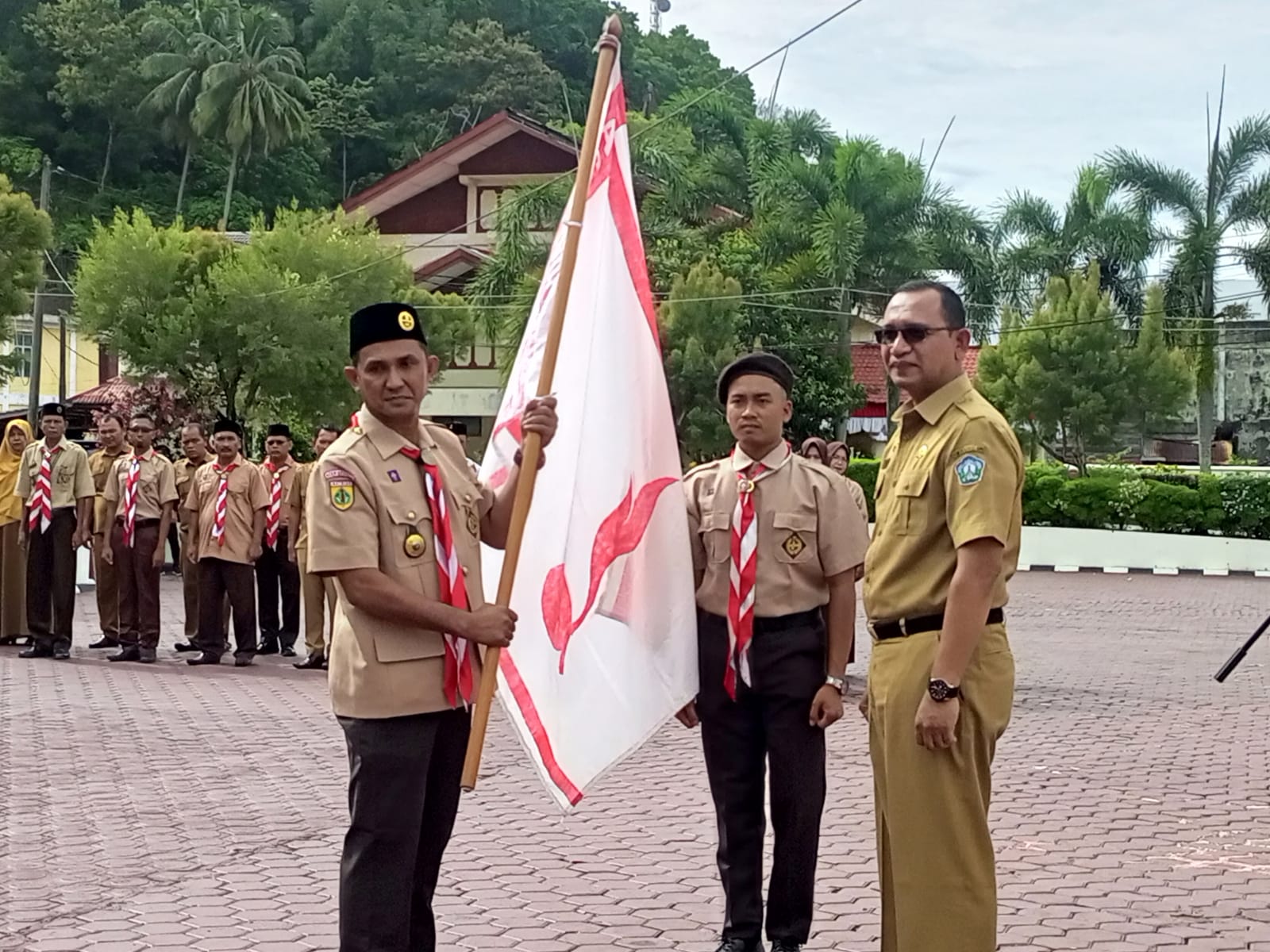 Lepas Kontingen Rainas Pramuka ke Cibubur Ini Pesan Sekda Aceh Selatan