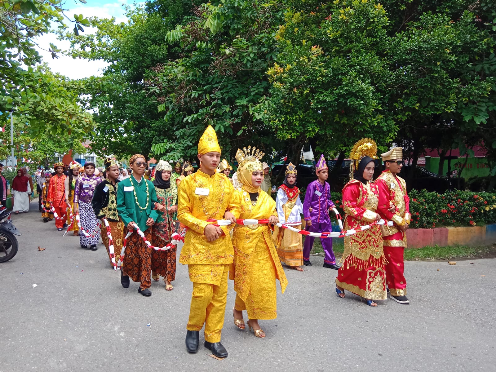 Pemkab Aceh Selatan Gelar Pawai Karnaval, Masyarakat Sangat Antusias menyambutnya