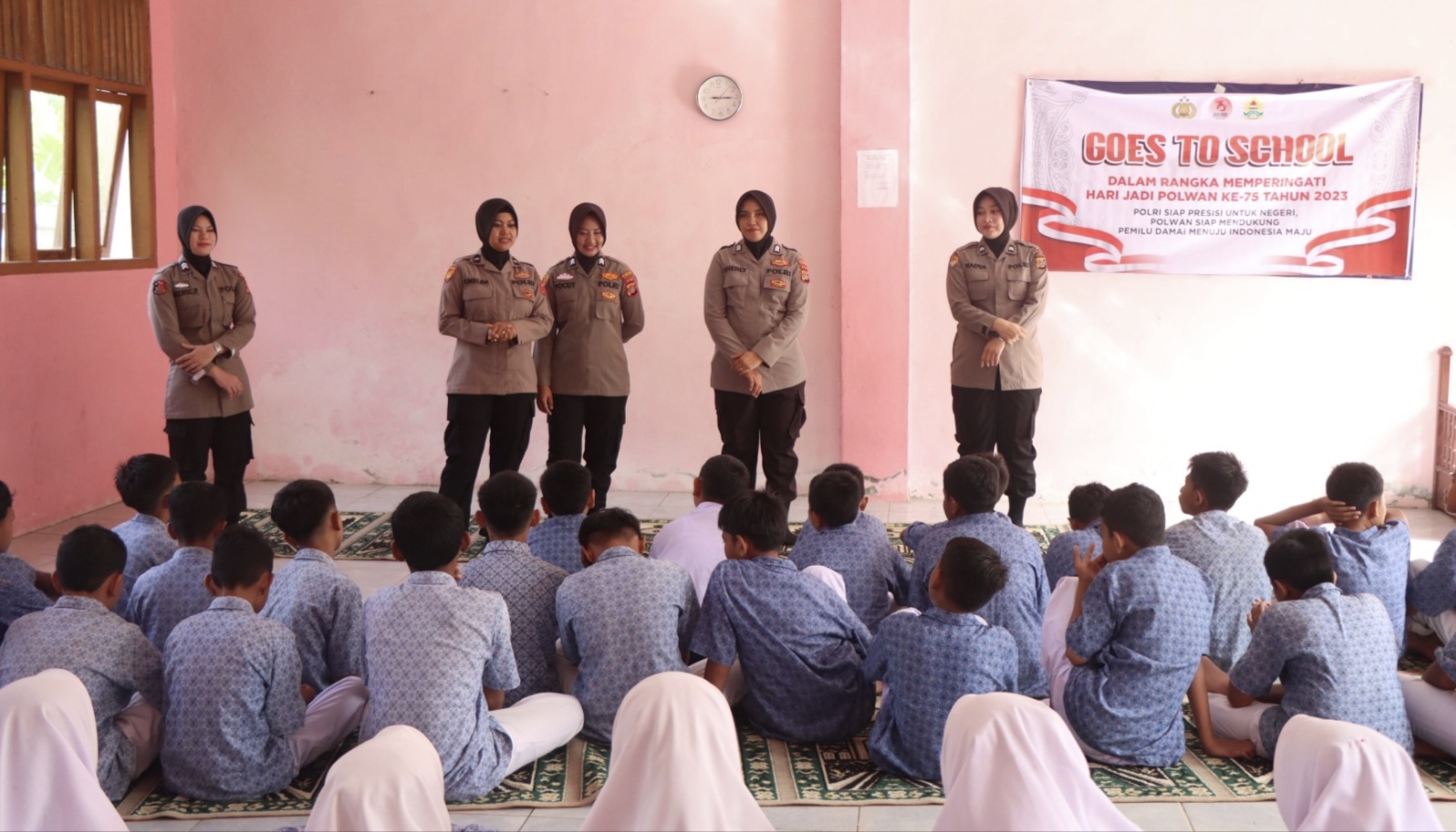 Sambut Hari Jadi Ke 75,Polwan Laksanakan Kegiatan “Goes to School”