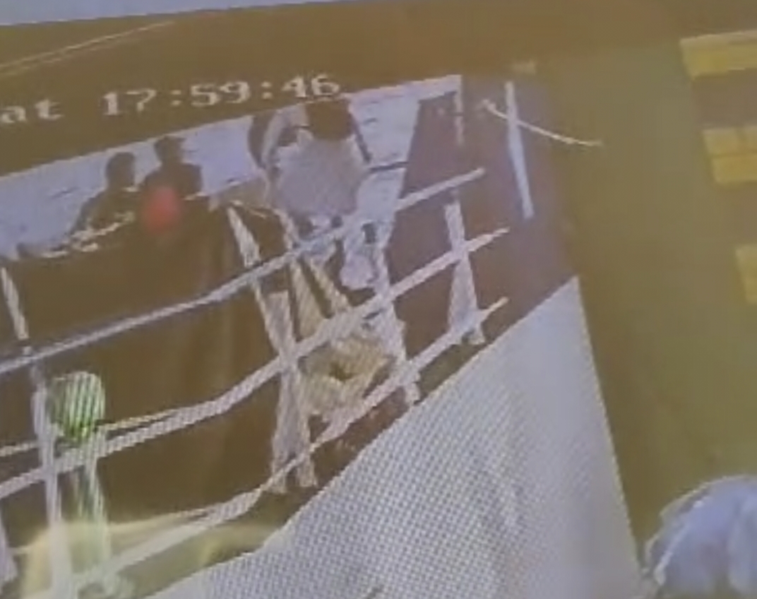 Insiden kecelakaan MOB, Seorang Penumpang Diduga Lompat ke Laut, Terekam CCTV