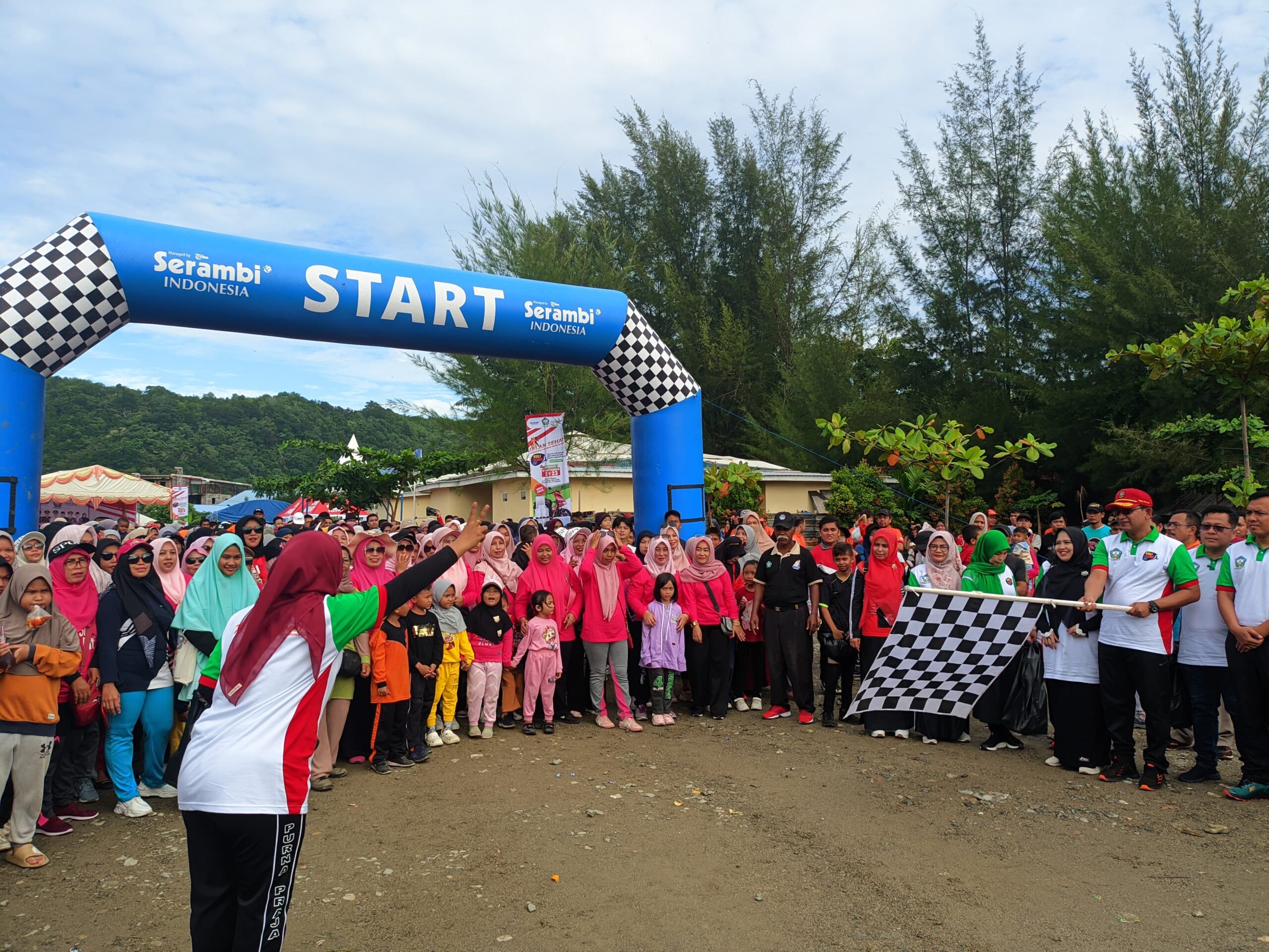 Sekda Aceh Selatan Lepas Ribuan Peserta Jalan Sehat