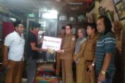 Dinsos Agara Serahkan Santunan Kepada Warga Tertimpa Rumpun Bambu