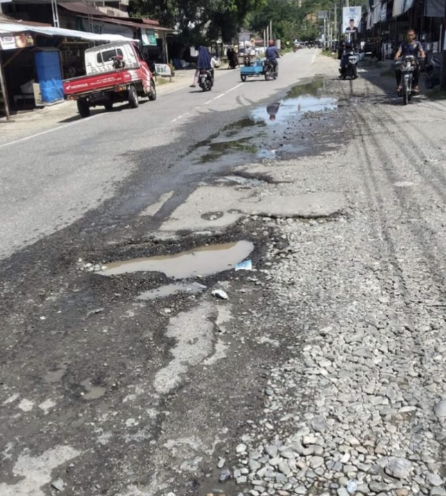 Jalan Nasional Di Kecamatan Samadua Kembali Berlobang, LSM Libas Minta Pihak Terkait Untuk Memperbaiki
