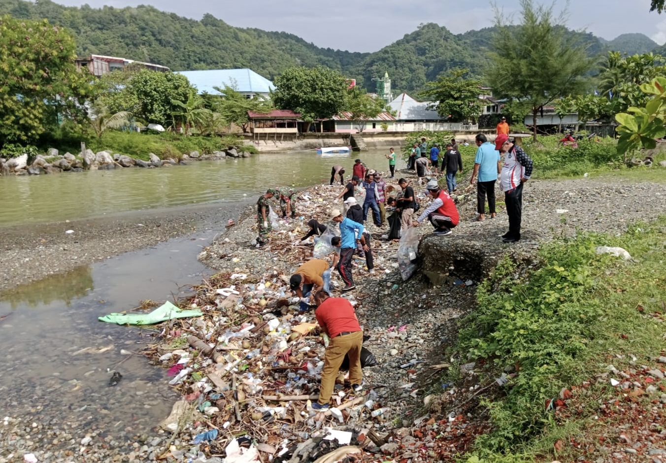 Di Pusatkan Pada RTH Taman Pala Aceh Selatan, Kegiatan World Cleanup Day 2023 Provinsi Aceh  Berjalan Lancar
