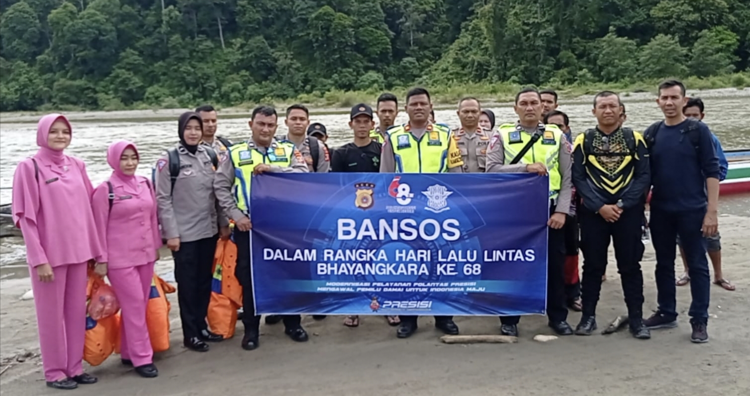 Sambangi Desa Terpencil, Polres Aceh Selatan Bagikan Bantuan Sosial