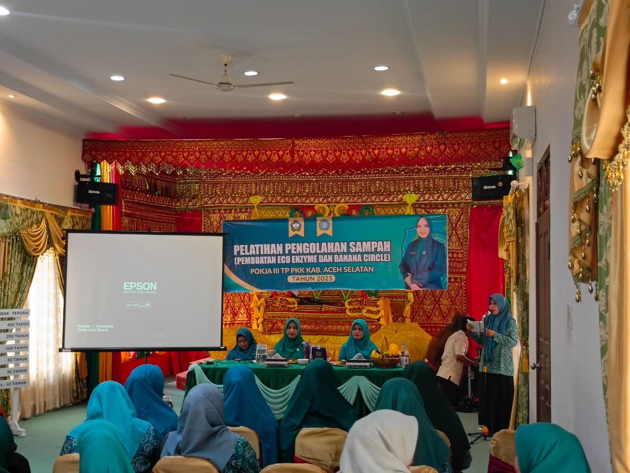 Ketua TP-PKK Aceh Selatan Menggelar Pelatihan Pengelolaan Sampah