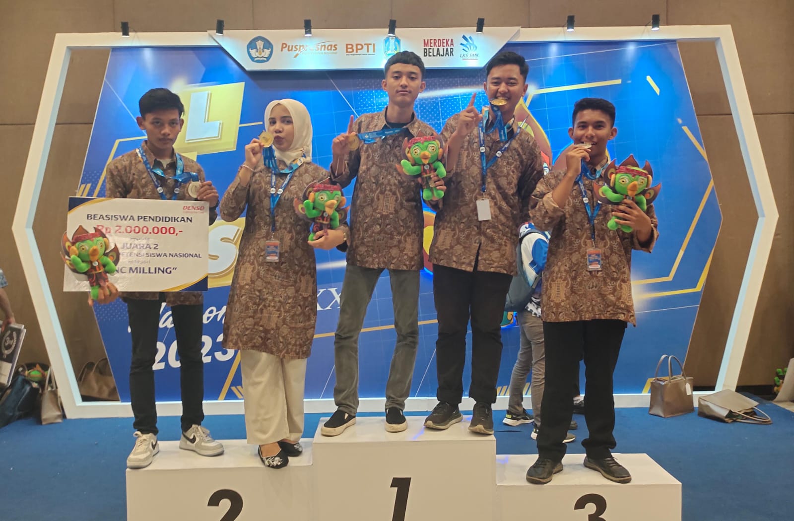 Pj.Bupati Aceh Selatan Apresiasi Siswa SMKN I Tapaktuan Raih Medali LKS Nasional