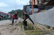 Pencegahan Bencana Alam, Kodim 0107/Asel Bersama Intansi Terkait dan Masyarakat Melaksanakan Karya Bhakti