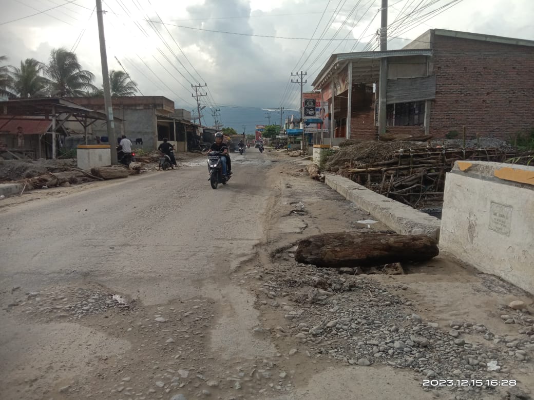 Kondisi Jalan Nasional Menuai Banyak Masalah, Korlap dan Penilik BPJN Aceh Wilayah III Dinilai Tak Becus Bekerja