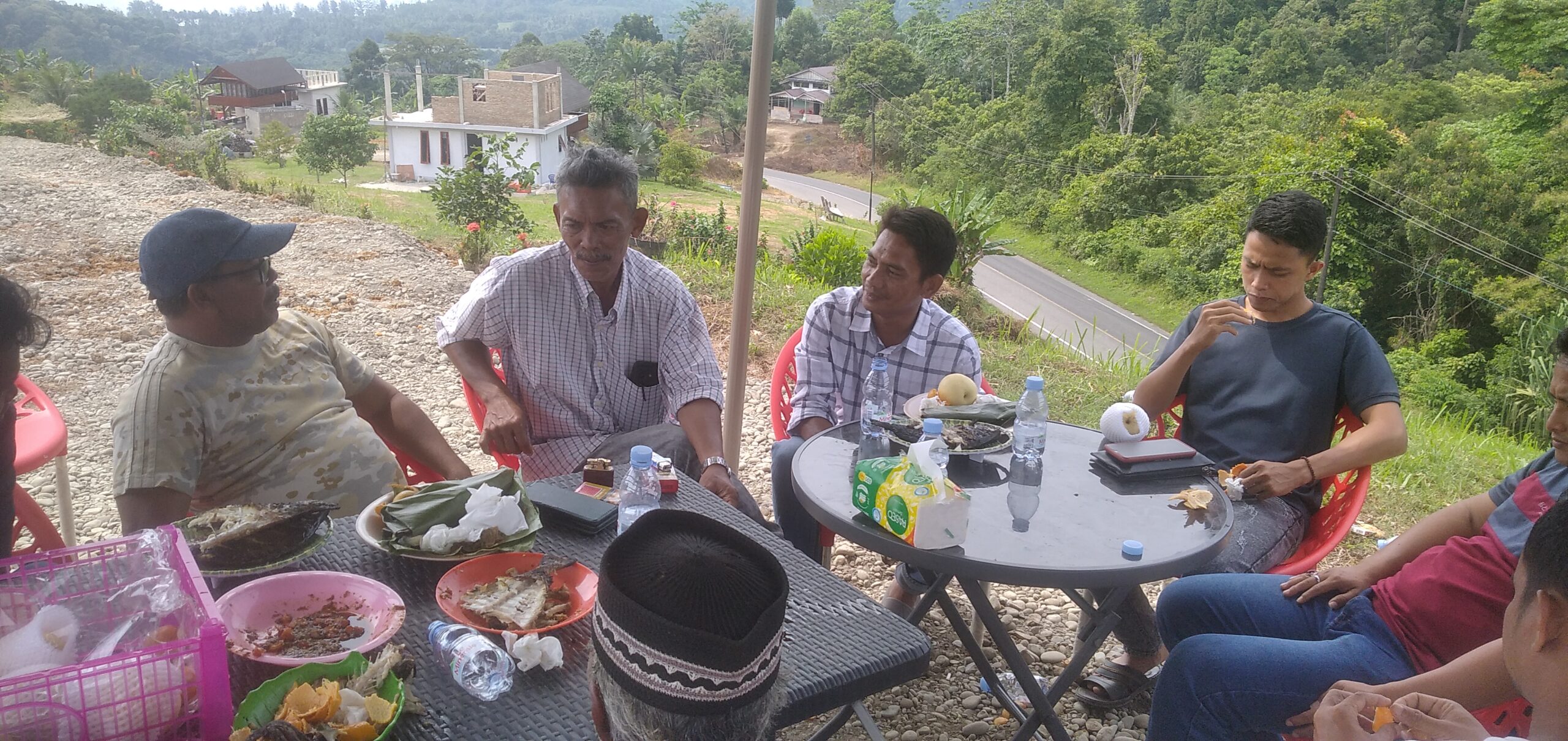 Sejumlah Wartawan Hadiri Undangan Khusus di Puncak Sigantang Sira