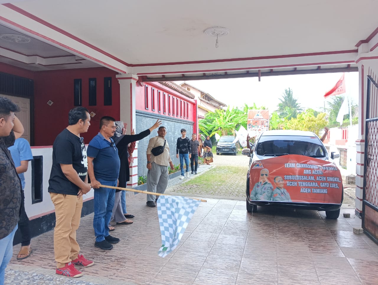 Ketua TPD Ganjar Aceh Melepas Rombongan Canvasing Relawan ARG