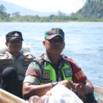 Suka-duka TNI-Polri di Aceh Selatan Lewati Sungai Kawal Logistik Pemilu, Sempat Trouble dan Ganti Perahu