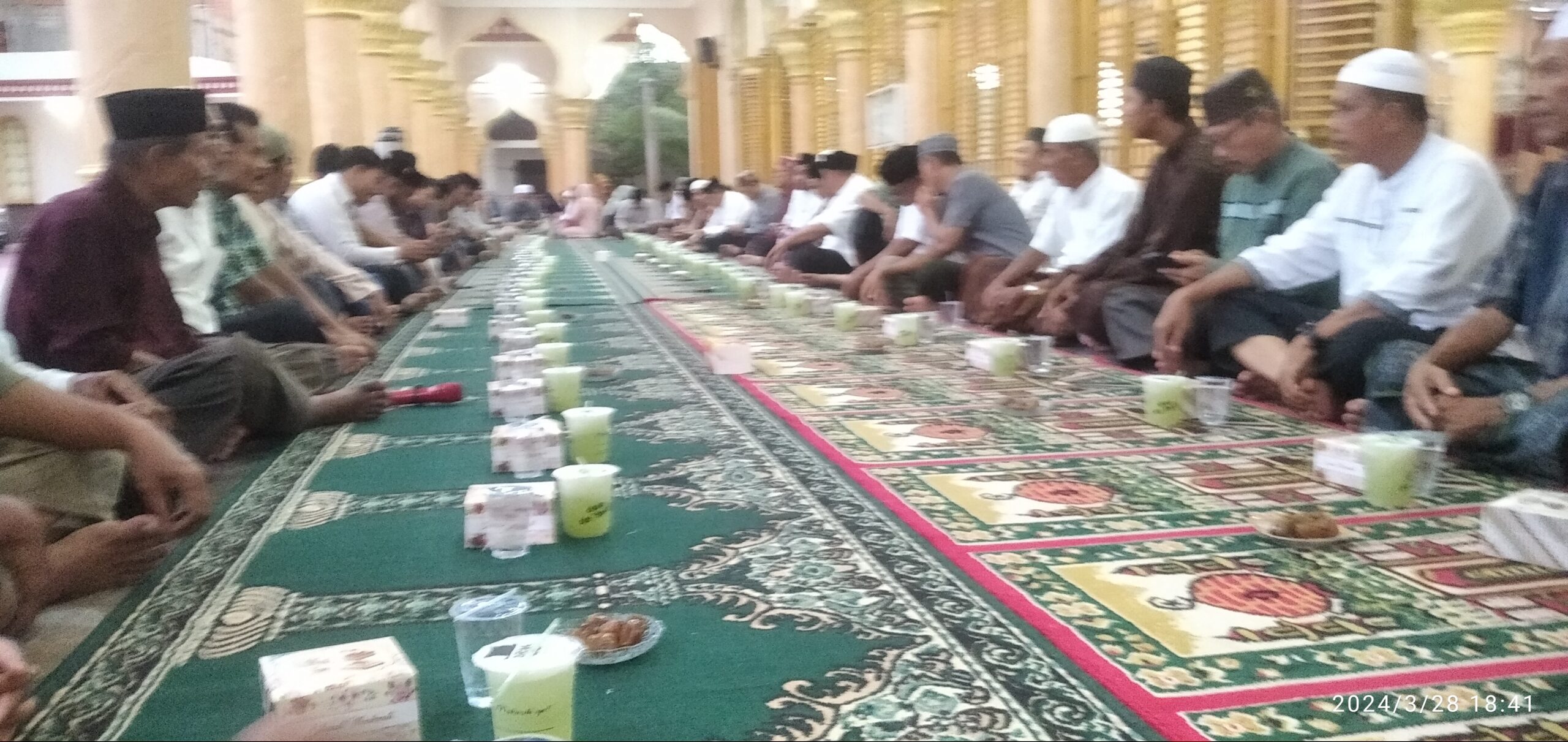 BKM Mesjid Agung Istiqamah Tapaktuan Ajak Wartawan Berbuka Puasa Bersama, Serukan Boikot Produk Zionis Israel