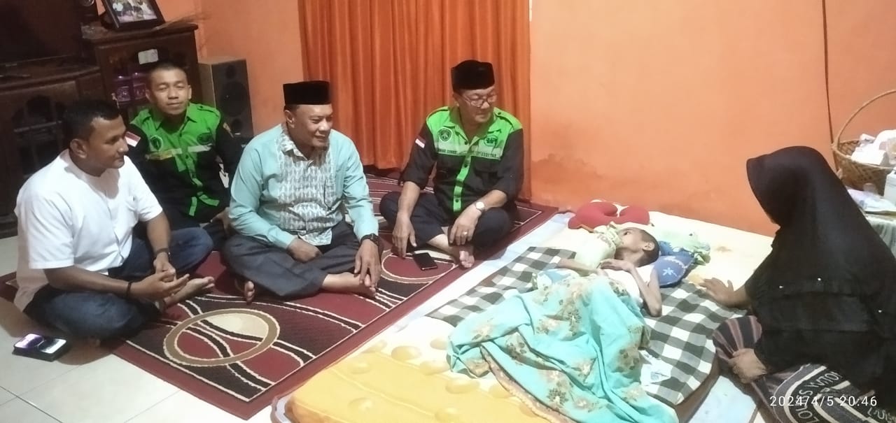 Semangat Ramadhan RAPI Aceh Selatan Kunjungi Al Furqan, Anak Yatim Piatu Warga Gampong Panjupian Yang Yang Terbaring Lumpuh