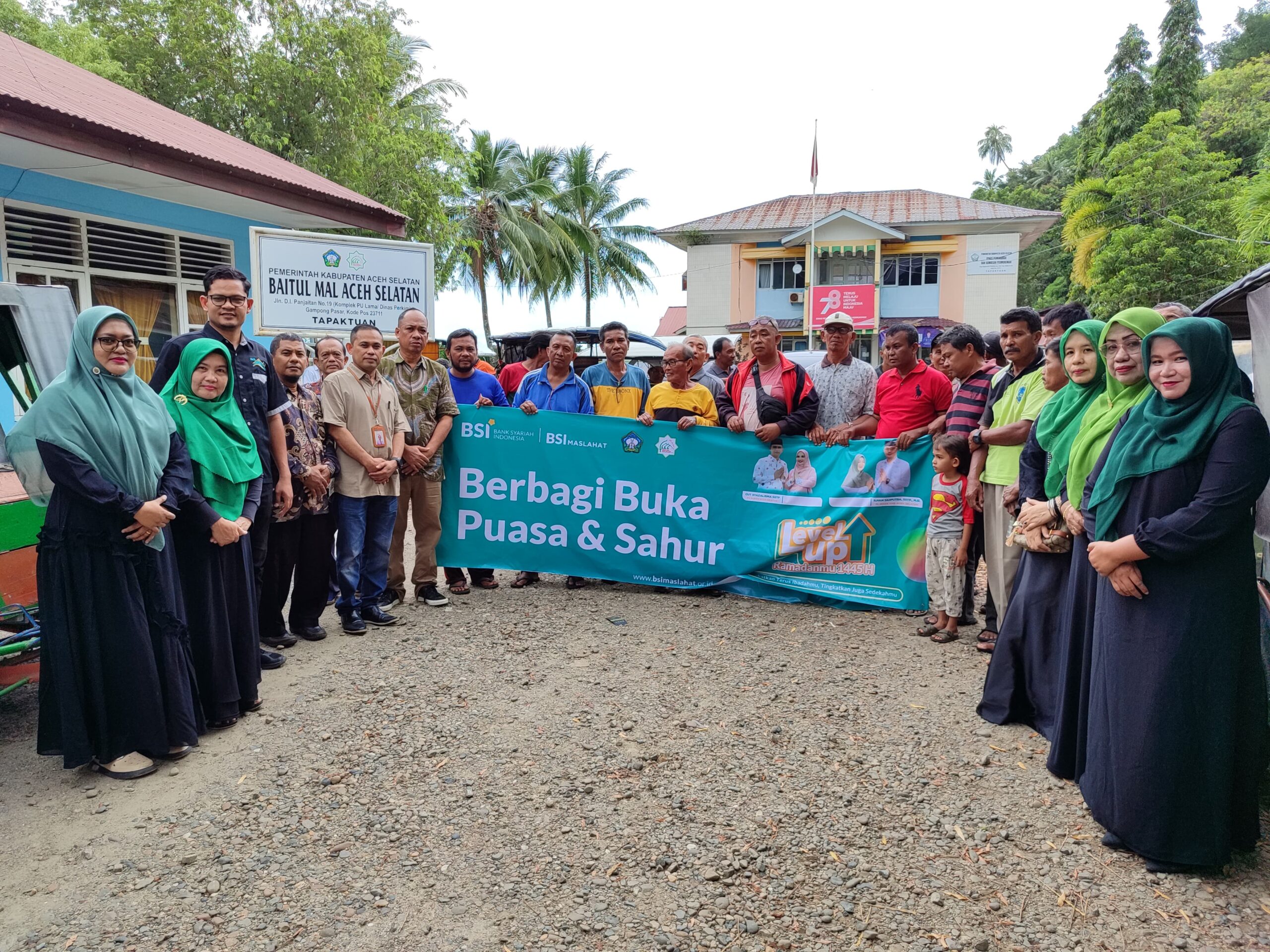 BSI dan Baitulmal Salurkan 500 Paket Berbubuka kepada Anak Yatim, Duafa dan Fakir Miskin