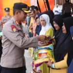 Polres Aceh Selatan Salurkan Zakat Fitrah Kepada Mustahik