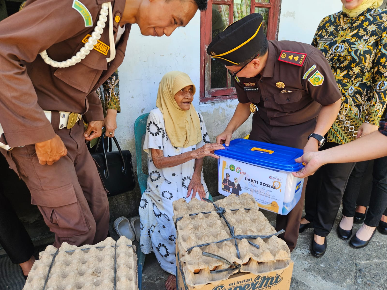 Kajari Aceh Selatan Laksanakan Bhakti Sosial Dalam Rangka Hari Bhakti Adhyaksa ke-64